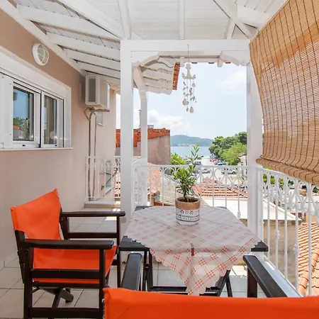 Cristina Neos Marmaras