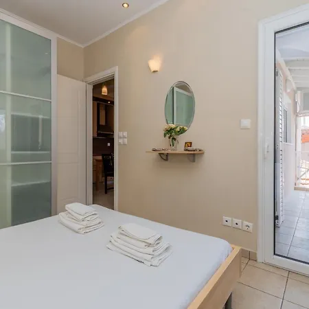 Cristina Neos Marmaras