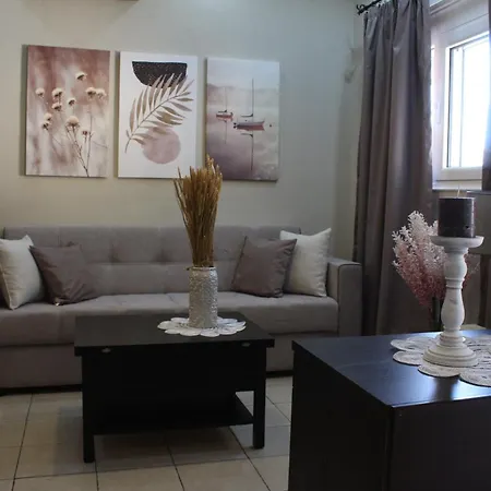 Cristina Néos Marmarás